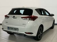 Usado Toyota Auris 136 CV (100 kW) 2018 Blanco Berlina