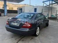 Usado Mercedes CLK270 Avantgarde 170 CV (125 kW) 2003 Azul Coupe