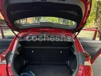 Usado Toyota Auris Hybrid 136 CV (100 kW) 2016 Rojo Berlina
