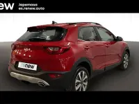 Usado Kia Stonic 100 CV (73 kW) 2024 Rojo SUV