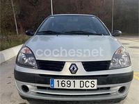 Usado Renault Clio II Dynamique 75 CV (55 kW) 2005 Gris / plata Berlina