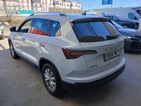Usado Skoda Karoq Ambition 150 CV (110 kW) 2022 Blanco SUV