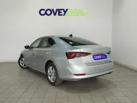 Usado Skoda Octavia Ambition 116 CV (85 kW) 2022 Gris / plata Berlina