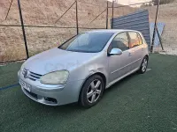 Usado VW Golf IV Trendline 105 CV (77 kW) 2005 Gris / plata Berlina