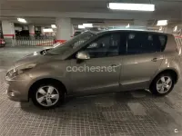 Usado Renault Scénic III 105 CV (77 kW) 2010 Beige Monovolumen