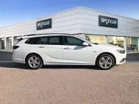 Usado Opel Insignia Selective 136 CV (100 kW) 2017 Blanco Familiar