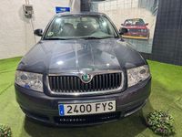 Usado Skoda Superb Elegance 140 CV (102 kW) 2007 Gris / plata Berlina
