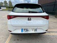 Usado Seat Leon Style 110 CV (80 kW) 2022 Blanco Familiar