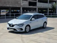 Usado Renault Mégane GrandTour Intens 115 CV (84 kW) 2022 Blanco Familiar