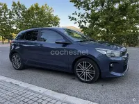 Usado Kia Rio 100 CV (73 kW) 2017 Azul Berlina