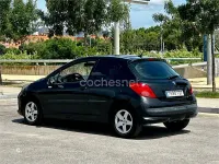 Usado Peugeot 207 90 CV (66 kW) 2006 Negro Berlina