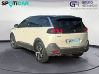 Usado Peugeot 5008 GT-line 130 CV (95 kW) 2021 Blanco SUV