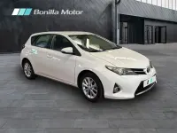 Usado Toyota Auris Active 132 CV (97 kW) 2013 Blanco Berlina