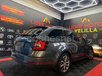Usado Skoda Octavia Style 150 CV (110 kW) 2017 Azul Familiar