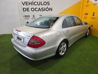Usado Mercedes E220 Avantgarde 150 CV (110 kW) 2006 Gris / plata Berlina