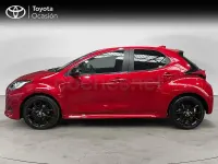 Usado Toyota Yaris Hybrid Style 116 CV (85 kW) 2022 Rojo Berlina