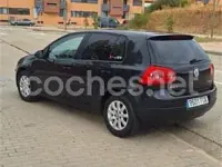 Usado VW Golf IV Highline 105 CV (77 kW) 2006 Negro Berlina