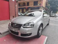 Usado VW Jetta Highline 105 CV (77 kW) 2009 Gris / plata Berlina