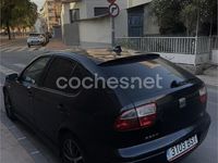 Usado Seat Leon 110 CV (80 kW) 2002 Negro Berlina