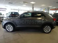 Usado VW T-Roc Advance 150 CV (110 kW) 2022 Gris / plata SUV