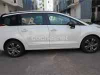 Usado Peugeot 5008 Allure 115 CV (84 kW) 2014 Blanco Monovolumen