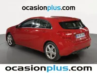 Usado Mercedes A180 Urban 109 CV (80 kW) 2015 Rojo Utilitario