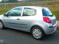 Usado Renault Clio II Dynamique 100 CV (73 kW) 2006 Gris / plata Berlina