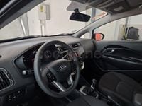 Usado Kia Rio 75 CV (55 kW) 2015 Negro Berlina