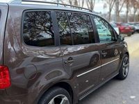 Usado VW Touran Edition 105 CV (77 kW) 2010 Burdeos Monovolumen