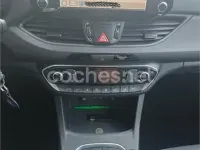 Usado Hyundai i30 95 CV (69 kW) 2017 Gris / plata Berlina