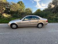 Usado Mercedes E270 Elegance 170 CV (125 kW) 2003 Beige Berlina