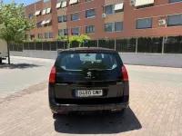 Usado Peugeot 5008 Access 112 CV (82 kW) 2011 Negro Monovolumen