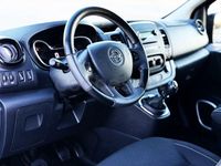 Usado Opel Vivaro 125 CV (91 kW) 2017 Negro Monovolumen