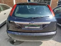 Usado Ford Focus Ambiente 90 CV (66 kW) 2000 Negro Berlina