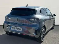 Usado Renault Clio V Techno 100 CV (73 kW) 2025 Gris / plata Berlina