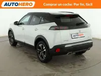Usado Peugeot 2008 GT-line 131 CV (96 kW) 2023 Blanco SUV