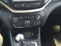 Usado Jeep Cherokee Longitude 140 CV (102 kW) 2015 Blanco SUV