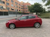 Usado Alfa Romeo Giulietta Distinctive 170 CV (125 kW) 2012 Rojo Utilitario