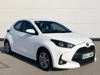Usado Toyota Yaris Business Edition 116 CV (85 kW) 2024 Blanco Utilitario