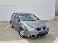 Usado VW Golf IV Highline 102 CV (75 kW) 2005 Gris / plata Berlina