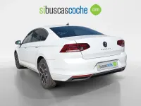 Usado VW Passat Executive 150 CV (110 kW) 2022 Blanco Familiar