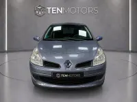 Usado Renault Clio II 60 CV (44 kW) 2006 Gris / plata Berlina