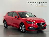 Usado Seat Leon Style 150 CV (110 kW) 2022 Rojo Berlina