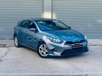 Usado Kia Ceed 120 CV (88 kW) 2024 Gris / plata Utilitario