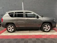 Usado Jeep Compass Limited 136 CV (100 kW) 2012 Gris / plata SUV