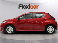 Usado Toyota Yaris Hybrid Active 116 CV (85 kW) 2023 Rojo Utilitario