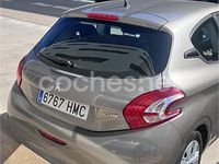 Usado Peugeot 208 Active 68 CV (50 kW) 2013 Marrón Utilitario