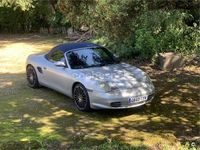 Usado Porsche Boxster 228 CV (167 kW) 2004 Gris / plata Descapotable