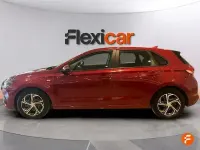 Usado Hyundai i30 120 CV (88 kW) 2021 Rojo