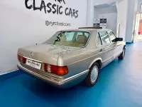 Usado Mercedes 260 188 CV (138 kW) 1986 Gris / plata Berlina